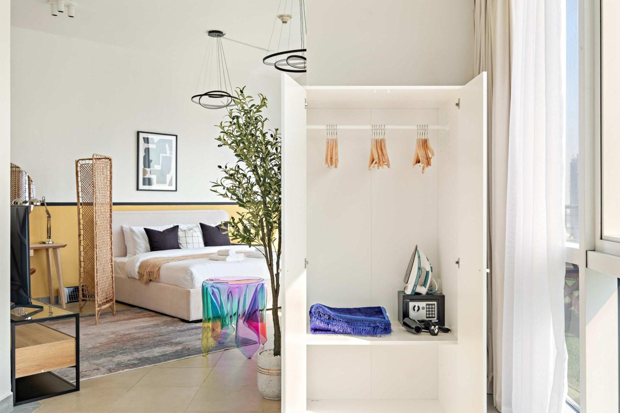Silkhaus Chic At Barsha Heights In Madison *