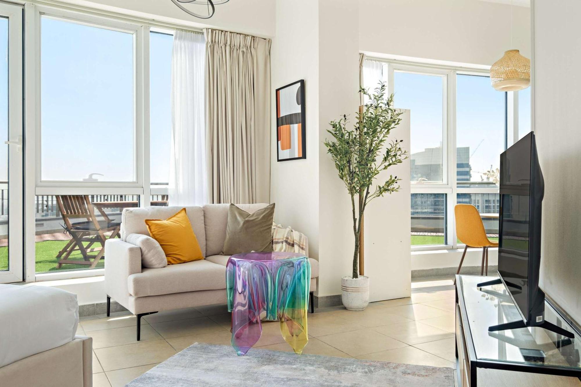 Silkhaus Chic At Barsha Heights In Madison *
